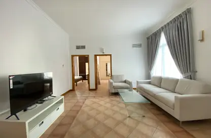 Apartment - 2 Bedrooms - 2 Bathrooms for rent in Mahooz - Manama - Capital Governorate