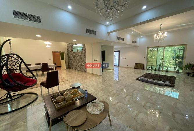 962123 - Property Image 2