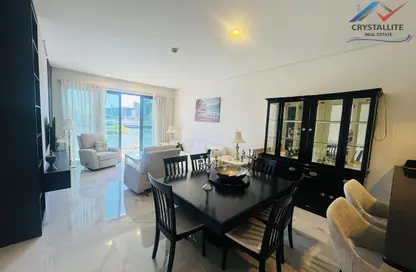 Apartment - 2 Bedrooms - 3 Bathrooms for rent in Reef Island - Capital Governorate