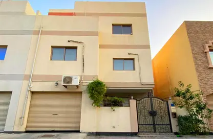 فيلا - 5 غرف نوم - 5 حمامات للبيع في الحد - المحرق