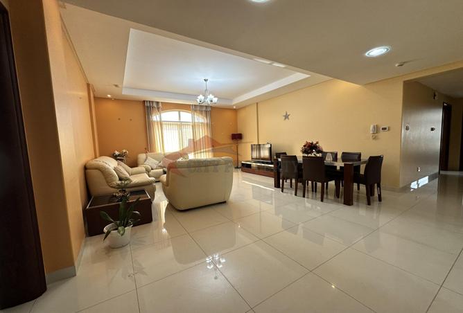 915195 - Property Main Image