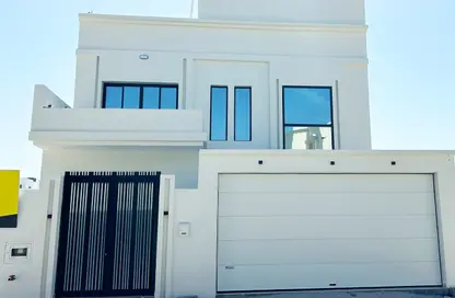 Villa - 3 Bedrooms - 4 Bathrooms for sale in Busaiteen - Muharraq Governorate