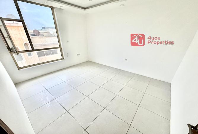 981909 - Property Image 2