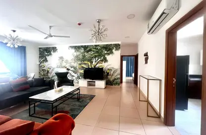 شقة - 2 غرف نوم - 3 حمامات للايجار في الجنبية - المحافظة الشمالية