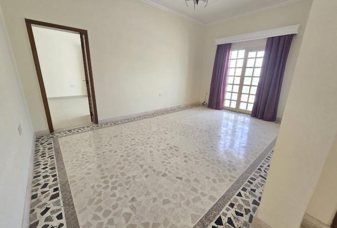 960683 - Property Image 2