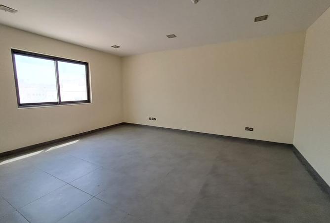951792 - Property Image 3