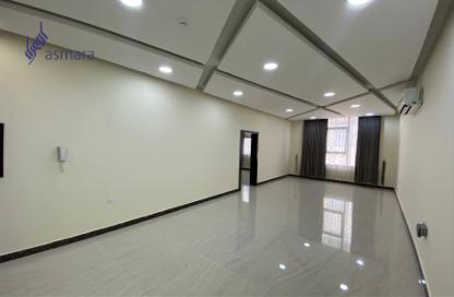 Apartment - 2 Bedrooms - 3 Bathrooms for rent in Hidd - Muharraq Governorate