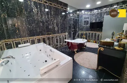 Bathroom image for: Villa - 5 Bedrooms for sale in Sanad - Central Governorate, Image 1
