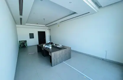 مكتب - استوديو - 2 حمامات للايجار في السيف - محافظة العاصمة