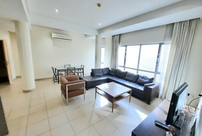 982424 - Property Image 2