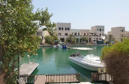 فيلا - 3 غرف نوم - 4 حمامات للايجار في مدينة المرسى - أمواج - المحرق