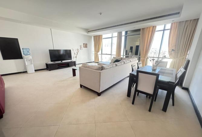 956749 - Property Image 2