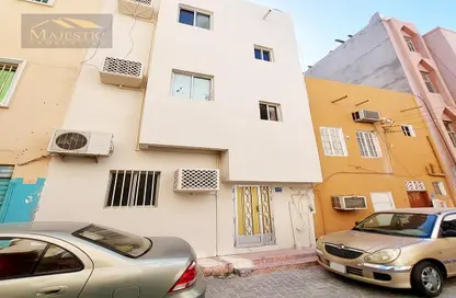 عمارة بالكامل - 6 غرف نوم - 6 حمامات للبيع في الحورة - محافظة العاصمة