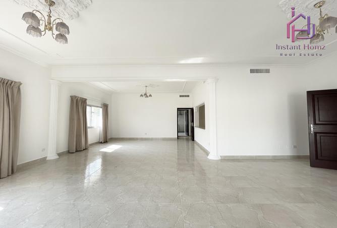 952503 - Property Image 2