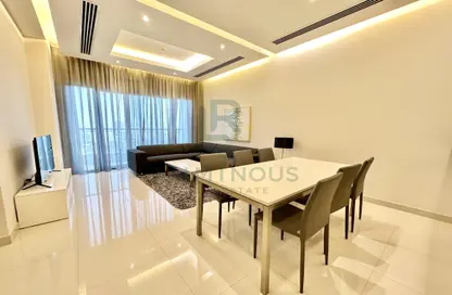 Living / Dining Room image for: Apartment - 2 Bedrooms - 3 Bathrooms for rent in Salmaniya - Manama - Capital Governorate, Image 1