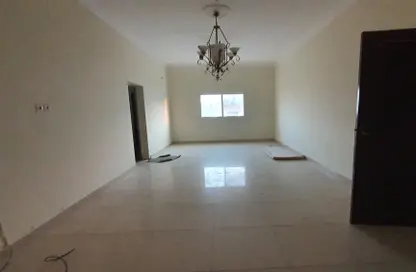 Empty Room image for: Apartment - 4 Bedrooms - 4 Bathrooms for rent in Arad - Muharraq Governorate, Image 1