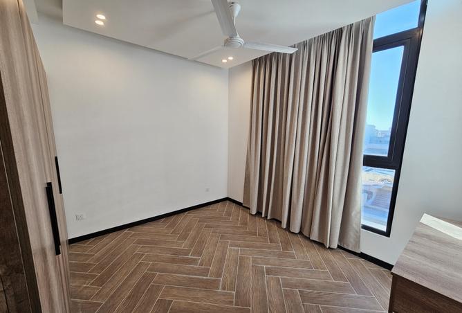 956927 - Property Image 3