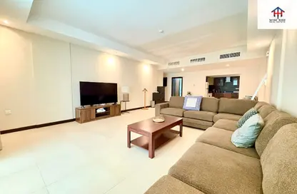 Apartment - 2 Bedrooms - 2 Bathrooms for rent in Al Juffair - Capital Governorate