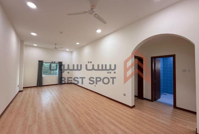 976848 - Property Image 2