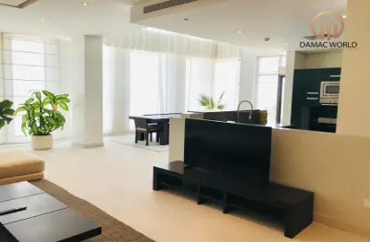 Penthouse - 3 Bedrooms - 4 Bathrooms for rent in Sanabis - Manama - Capital Governorate