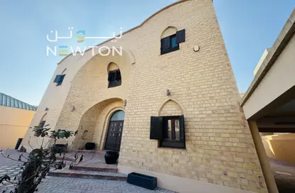 Villa - 4 Bedrooms - 4 Bathrooms for rent in Tubli - Central Governorate