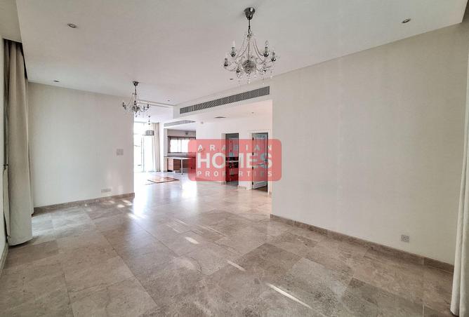 976235 - Property Image 2