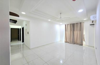 Apartment - 3 Bedrooms - 2 Bathrooms for rent in Busaiteen - Muharraq Governorate
