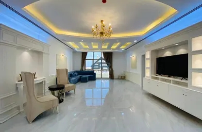 Apartment - 3 Bedrooms - 3 Bathrooms for rent in Sanabis - Manama - Capital Governorate