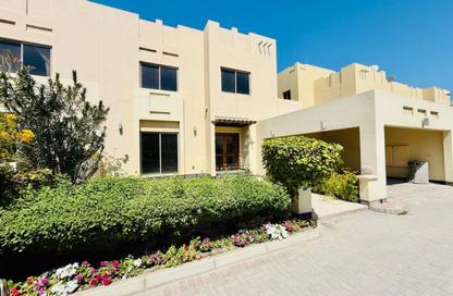 Villa - 4 Bedrooms - 4 Bathrooms for rent in Janabiya - Northern Governorate