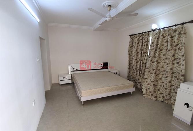 906310 - Property Image 2