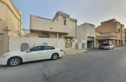 فيلا - 3 غرف نوم - 3 حمامات للبيع في سترة - المحافظة الوسطى