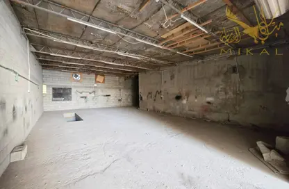 Warehouse - Studio - 4 Bathrooms for rent in Salmabad - Central Governorate