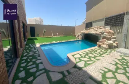 صورة لـ حوض سباحة فيلا - 4 غرف نوم - 4 حمامات للبيع في سند - المحافظة الوسطى ، صورة رقم 1