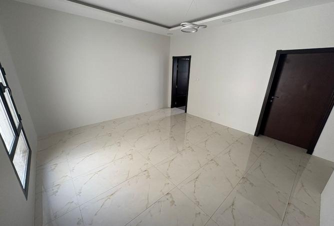 980185 - Property Image 2