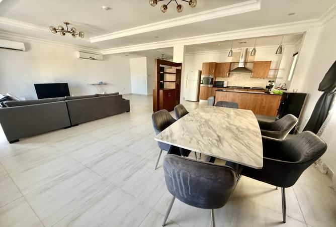 987057 - Property Image 3