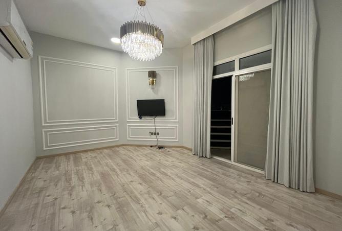 988201 - Property Main Image