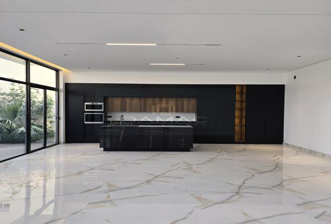 956642 - Property Image 2