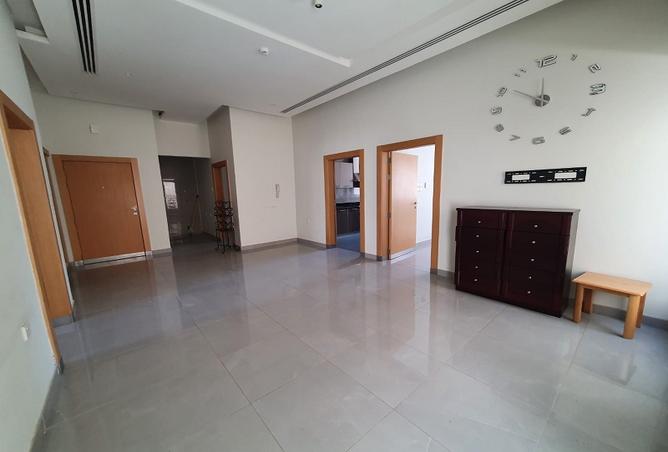 957033 - Property Image 3