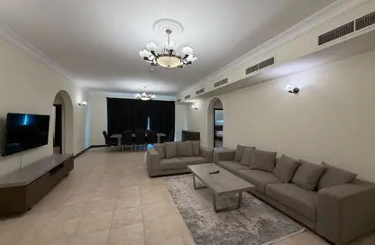 Apartment - 3 Bedrooms - 3 Bathrooms for rent in Al Juffair - Capital Governorate
