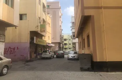 Whole Building - 2 Bedrooms - 2 Bathrooms for sale in Hoora - Capital Governorate