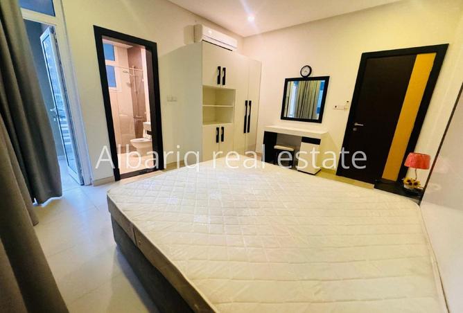 989603 - Property Image 2