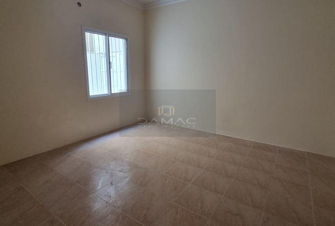 963525 - Property Image 2