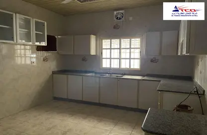 Kitchen image for: Apartment - 2 Bedrooms - 2 Bathrooms for rent in Jid Ali - Central Governorate, Image 1