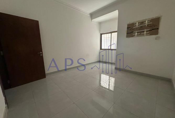 927718 - Property Image 2
