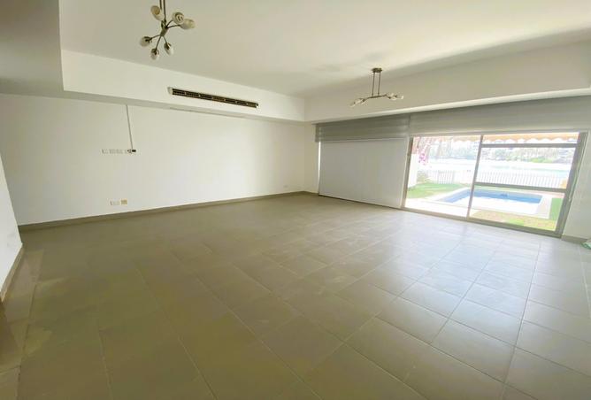 956629 - Property Image 3