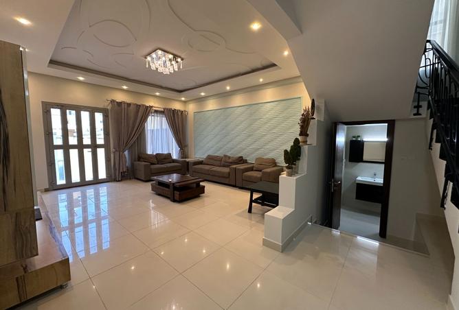 979286 - Property Image 2