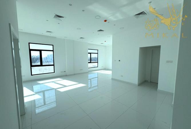 989571 - Property Image 3