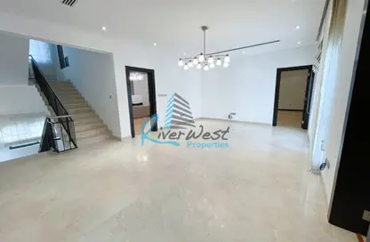 Villa - 4 Bedrooms - 5 Bathrooms for sale in Saar - Northern Governorate