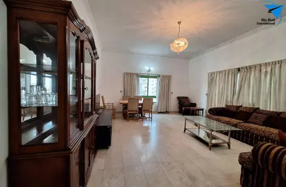 Apartment - 2 Bedrooms - 2 Bathrooms for rent in Al Juffair - Capital Governorate