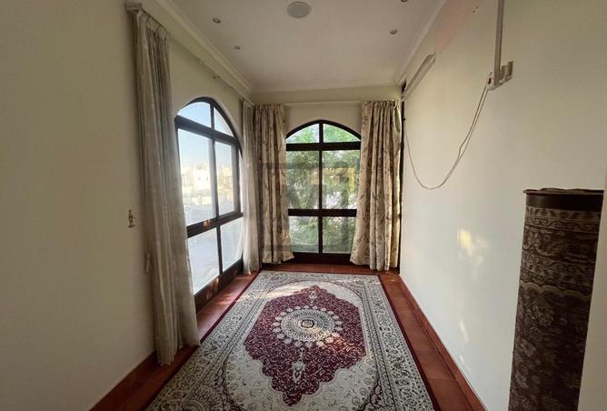 965445 - Property Image 2